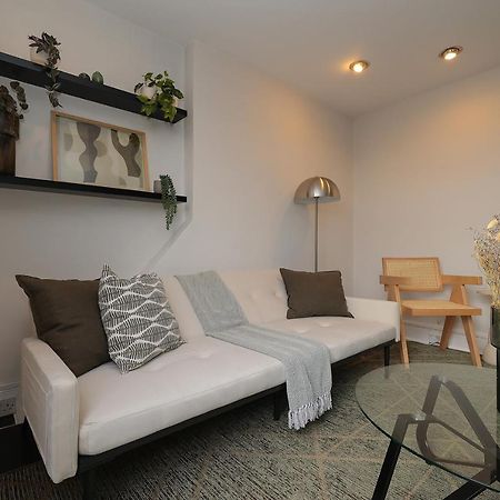 2 Bedroom Chic Apartment With Private Balcony In Notting Hill Лондон Екстериор снимка